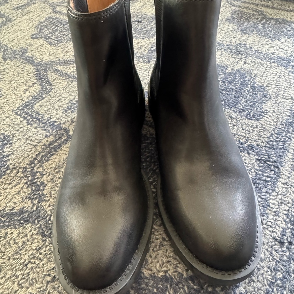 Madewell Black Chelsea Boots with Elastic Panels
